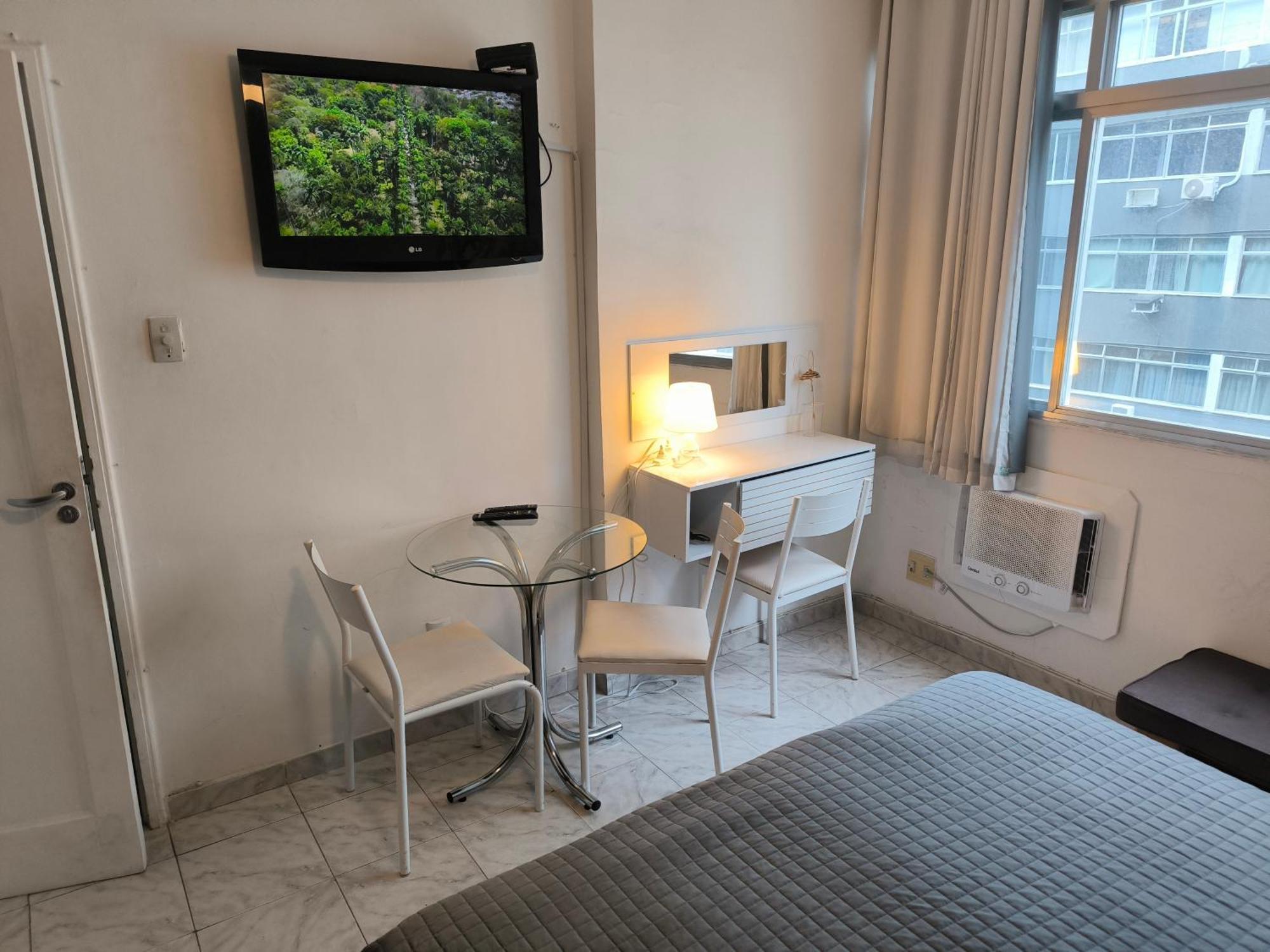 Leblon Apartment - Two Bedroom, - Rio de Janeiro — Photos 1